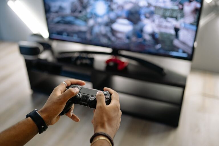Google Playground builds browser games from typed prompts for adults in the U.S.